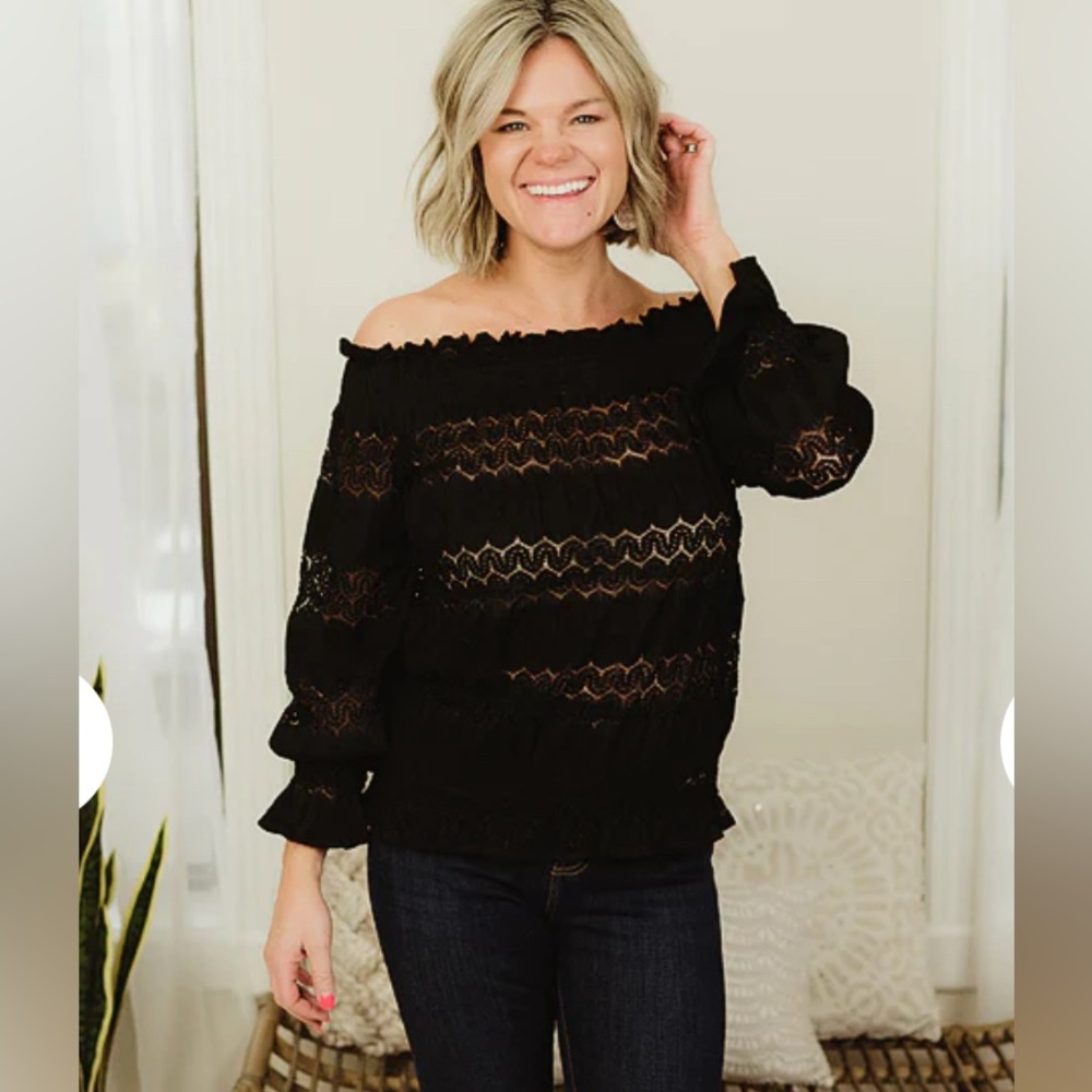NWT Black Lace Women's Top Off or On Shoulder Large